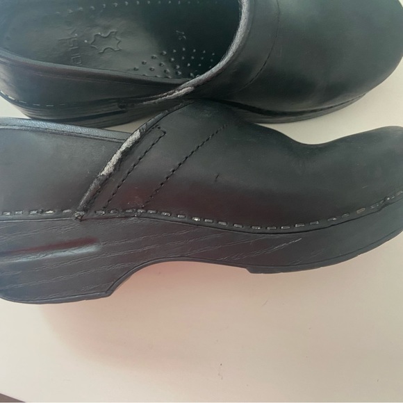 Dansko Womens Clogs (37) - Picture 3 of 11